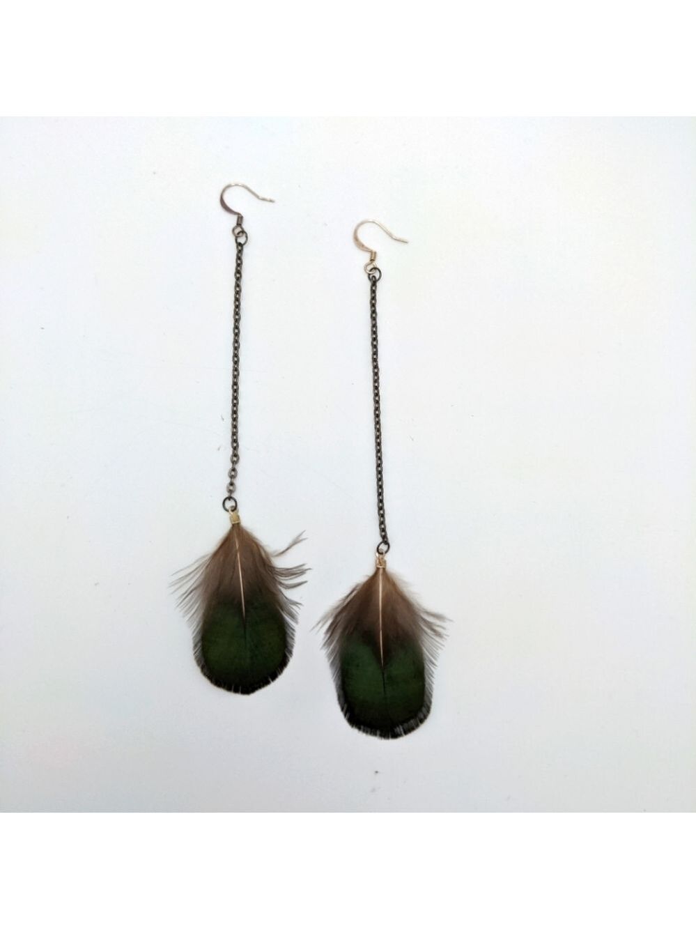 381MIDALANE Emerald Feather Earrings Gunmetal Chains - Picture 3 of 6